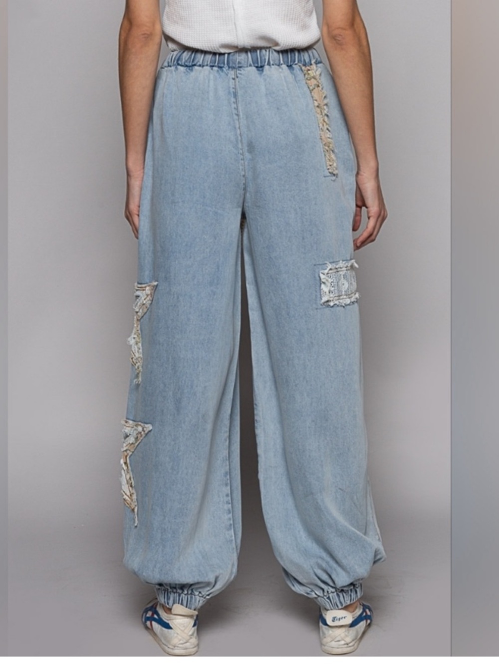 New: POL Light Wash Star Patch Wide Leg Denim Jogger Pants• Small - Picture 3 of 6